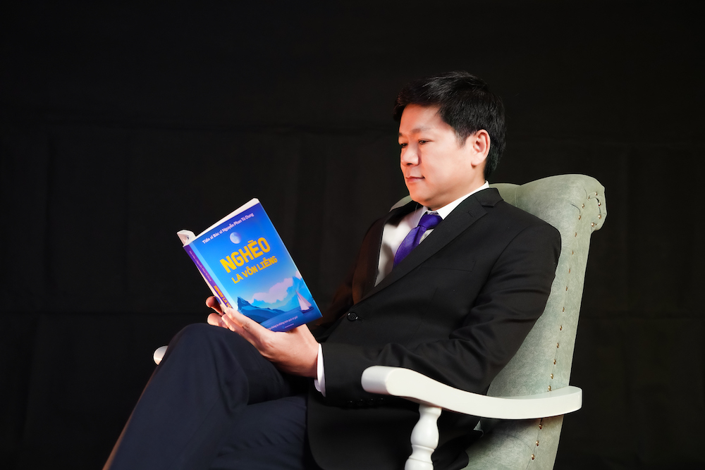 Tập sách đầu tay và câu chuyện nhân văn của bác sĩ Nguyễn Phan Tú Dung