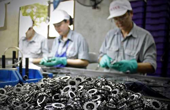 Doanh nghiệp phụ trợ không thể mãi chờ chực xin đơn hàng từ khối FDI