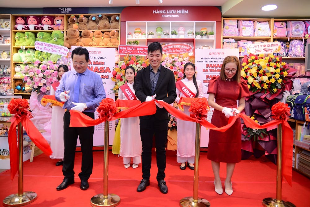 Fahasa cùng lúc khai trương hai nhà sách mới tại trung tâm TP.HCM