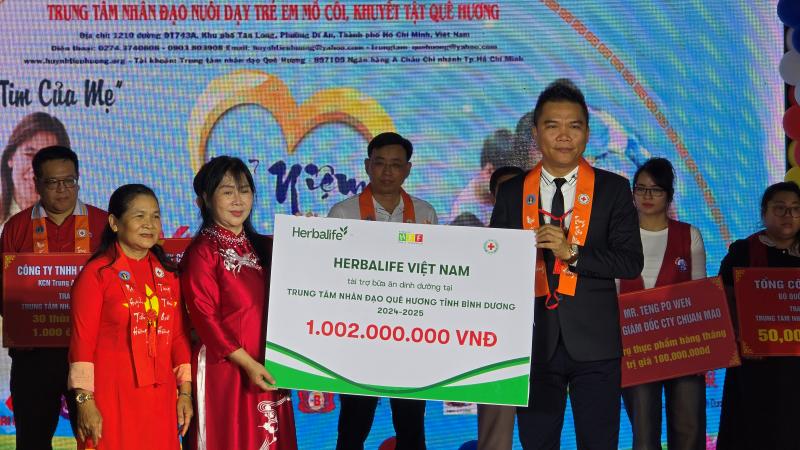 Quá trình 24 năm của bà mẹ đông con nhất Việt Nam